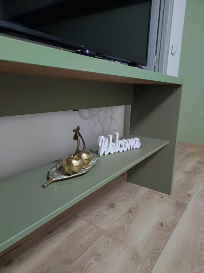 Appartamento Magic Green Studio Hunedoara Esterno foto